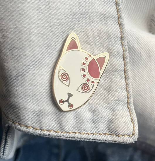 white kitsune fox mask with red details